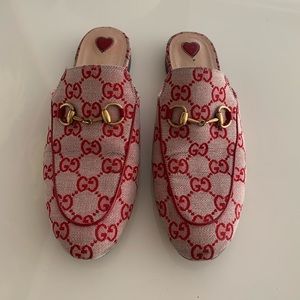 Gucci logo print mules
